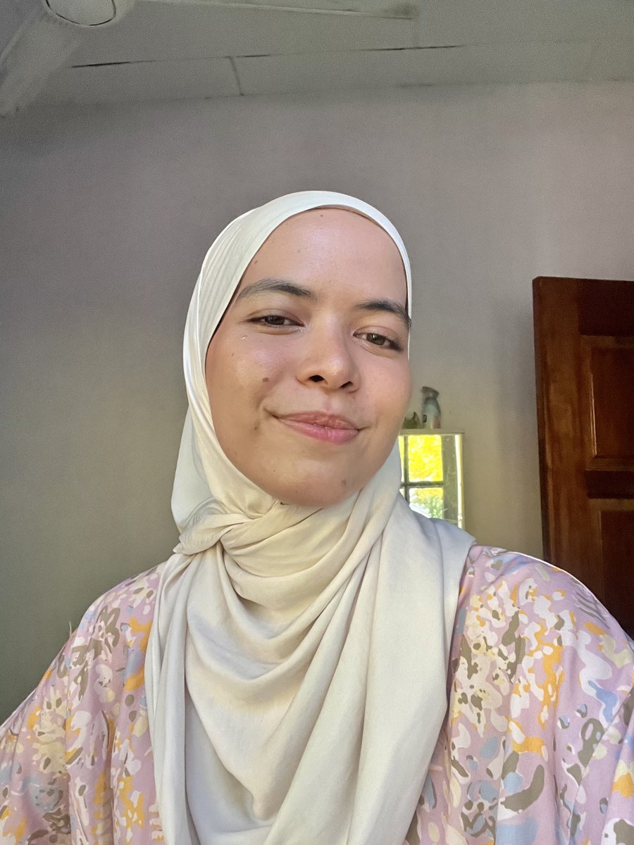 hakimahsuib's tweet photo. sebab saya suka selfie raya ketiga 🤳🏻 https://t.co/DjmY8eZe0k