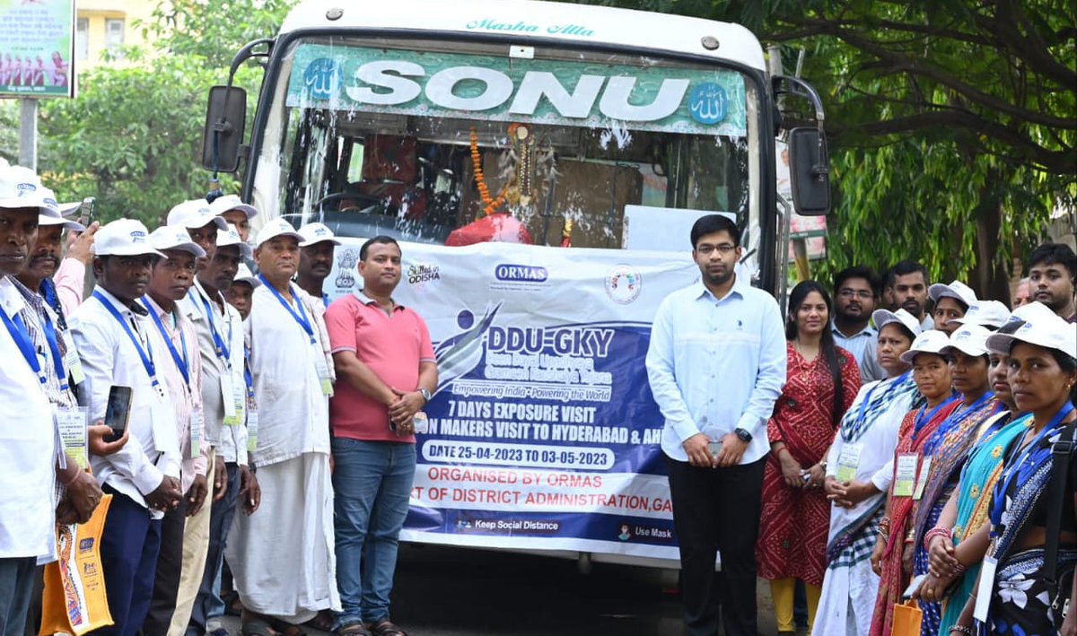 ormasganjam's tweet photo. Today respected CDO-cum-EO, Zilla Parishad Sir has flagged the Seven-day exposure visit of Parents and Opinion makers to Hyderabad and Ahmedabad under the DDU-GKY programme.
@CMO_Odisha @Ganjam_Admin @ZP_Ganjam 
@ormas_odisha  @mission_shakti https://t.co/LhmJydrYq9