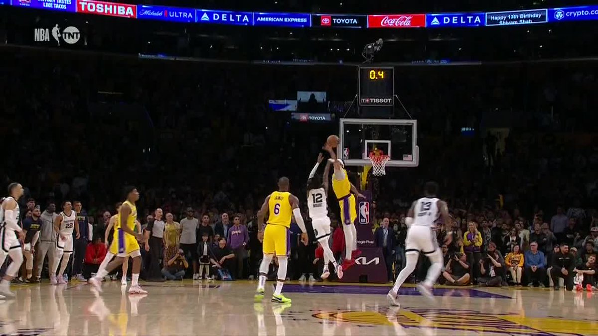 SportsCenter's tweet photo. WHAT A BLOCK BY AD 😤 https://t.co/VSeZEtyRdx