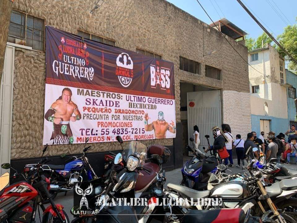 u_cmll's tweet photo. INICIANDO LA SEMANA CON TODO EL ENTRENAMIENTO COMO DEBE DE SER DE OTRO NIVEEEEEEEL. 
#CMLL
#ESCUELAULTIMOGUERRERO
#MINEROS #65
#COLMORELOS
#LUNESMIERCOLESYJUEVES
#DE8A10PM
#DRAGONCITO
#CHINGOOOOOON https://t.co/V2RR4vFjIl
