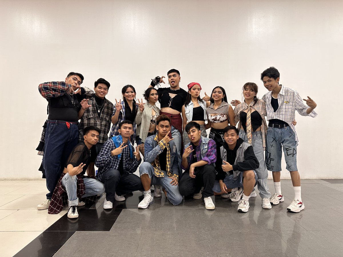 EA_TLNTS's tweet photo. 𝙋𝙚𝙧𝙛𝙤𝙧𝙢𝙖𝙣𝙘𝙚 𝙙���𝙣𝙚, 𝙝𝙚𝙖𝙧𝙩𝙨 𝙛𝙪𝙡𝙡! ❤️��

We're still on cloud nine from our performance at this year’s SEA Fair! 

Thank you for having us, and we can’t wait to share more with you soon! ‘til next time, Tigers! 🧡

#SEAFair2023 🚦
#yEAroftheROAR 🐯 https://t.co/lBmYlYDTqT