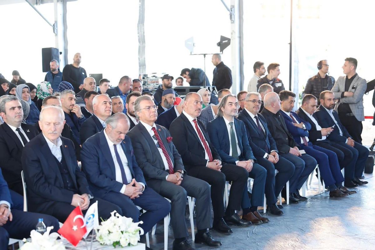 HalimSivi's tweet photo. Çevre ve Şehircilik Bakanı Sayın Murat Kurum'un teşrifleriyle Sultangazi Millet Bahçesinde fidan dikme etkinliğine katıldık. https://t.co/D9IB7TWrr2