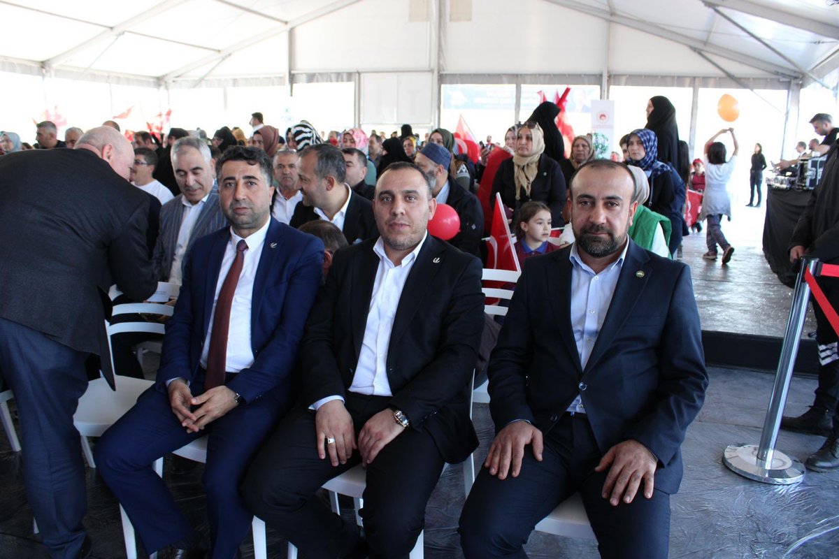 HalimSivi's tweet photo. Çevre ve Şehircilik Bakanı Sayın Murat Kurum'un teşrifleriyle Sultangazi Millet Bahçesinde fidan dikme etkinliğine katıldık. https://t.co/D9IB7TWrr2
