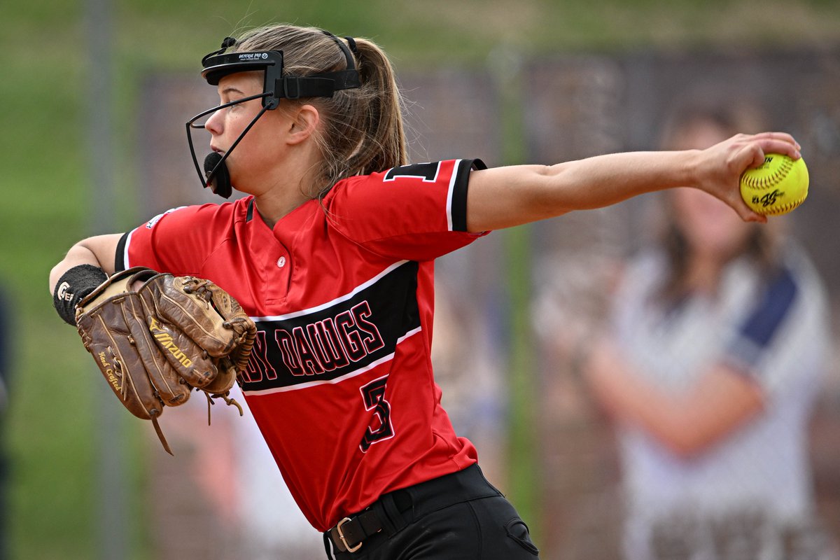 Game recaps: <a href="/2023HHSSoftball/">2023 Hayden Wildcats Softball</a> and <a href="/RHSdawgsoftball/">RHS Dawg Softball</a> battle to non-league split. Wildcats take 8-1 first game behind @AlyssaDroge, Keira Carswell grand slam. Bulldawgs take 8-0 win in nightcap as Katie Spielman,  <a href="/HaehnShyanne/">Shyanne haehn</a> star. ...
topsports.news/news/3172-hayd…