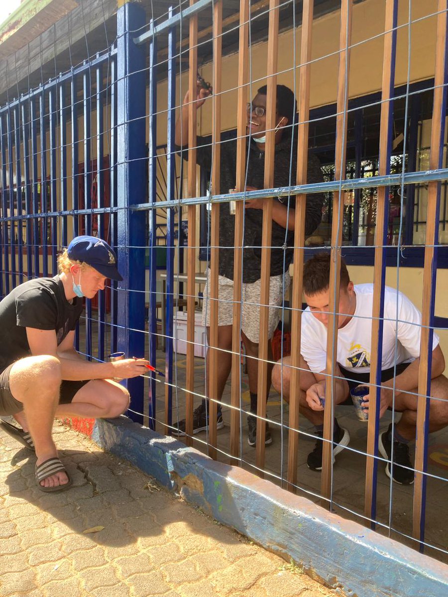 Day 1 of service in Alex; our boys spent the morning sanding down and painting all the bars yesterday.
A tough first day in the office.

#service #givingback #community 
#proudlymarist 
#gentlemen #scholar #sportsman
