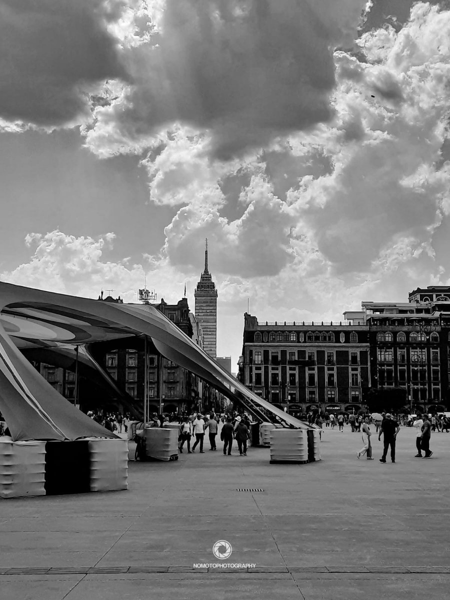 isnomoto's tweet photo. Zócalo de la Ciudad de México, Torre Latinoamericana.  @hdemauleon  @elfocoadn40 @annieleibovitz @WorldPressPhoto @clubfotomex @FototecaINAH @Foto_Excelsior @tapirofoto @YuririaSierra https://t.co/Rt0Zar8kIq