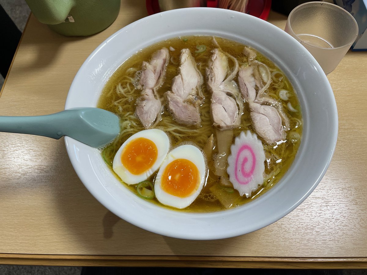 toshi5657's tweet photo. 2023/4/25 昼食は宮城県加美町の #おざわ食堂 の #鳥中華 食べてきま���た。ちょうど良い醤油味と柔らかく味のしみた鳥が絶妙のバランスで美味しくいただきました。
場所が住宅地なので迷子になりそうでしたが１１時には満席状態でした。 https://t.co/ugOVQdMTuY