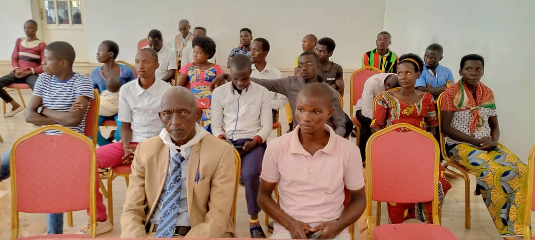 apdr_parti's tweet photo. Cette descente avait pour objectif de discuter avec ces membres sur les 5 projets de ce parti, échanger sur la nouvelle délimitation des provinces et communes au pays, et se rappeler l'idéologie de ce parti. 

@CnddFdd @banzawitonde @DNiyoncungu @yigenga https://t.co/NezFbkl2uj