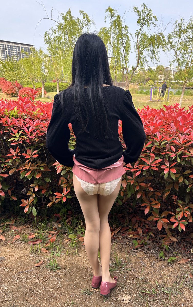 🛵......ᴅᴜᴅᴜ！
有个很可爱的人

涞觅「羽翼」超薄肉丝
@limerencem 
#涞觅丝袜 
#涞觅不止丝滑 https://t.co/FOjfkgxksZ