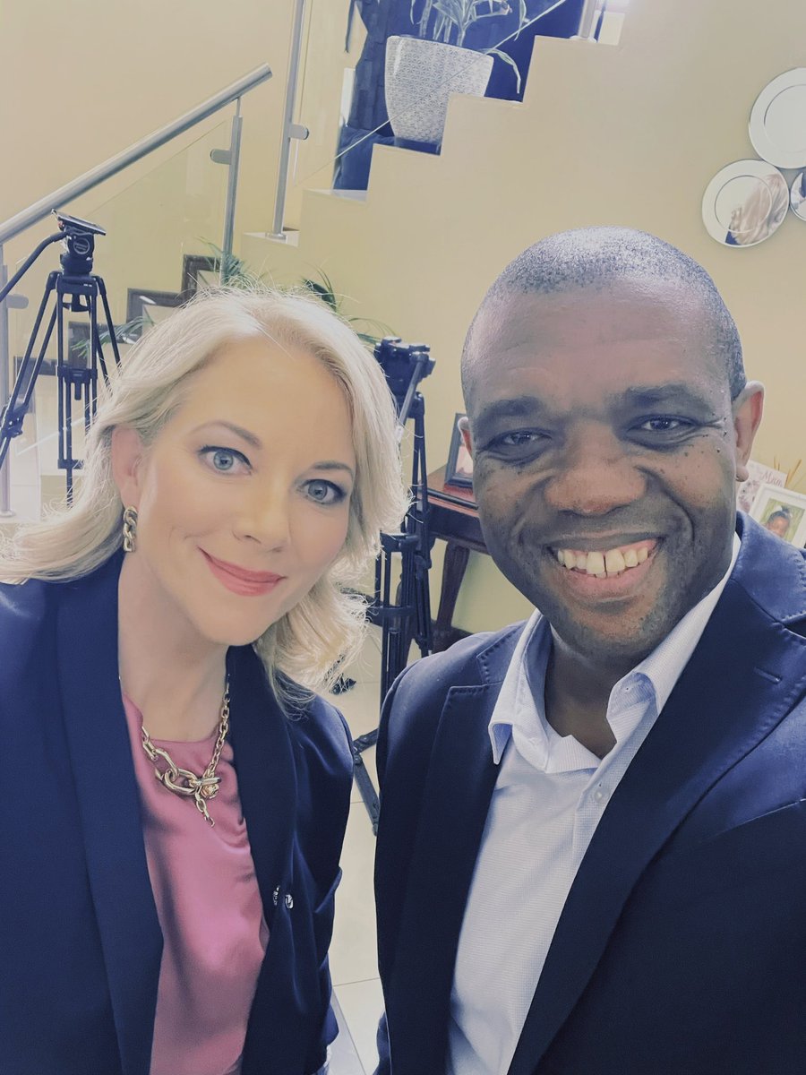Annika Larsen tweet media