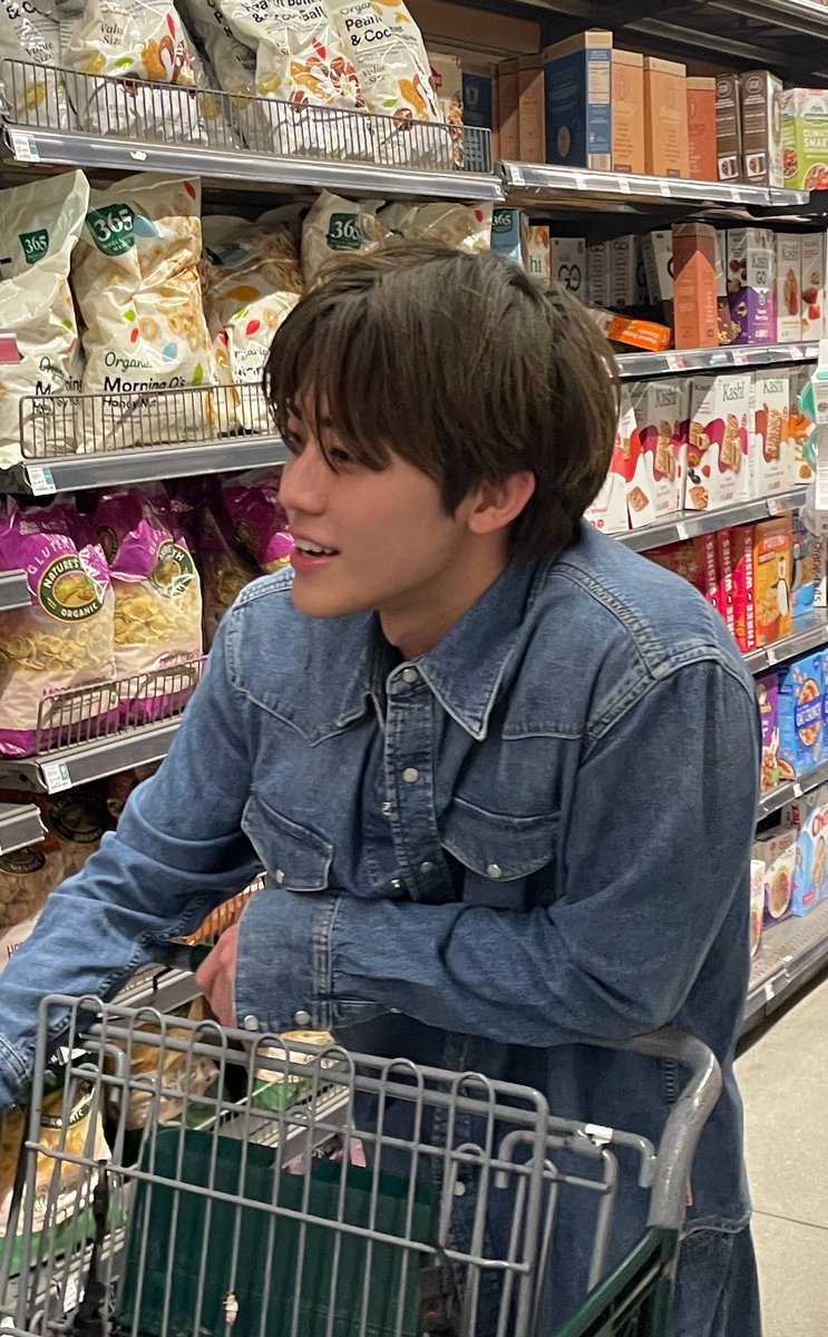 ดูหน้าดูทรงเขาดิ โห ทุกคน เราชอบเขามากเลยอะ