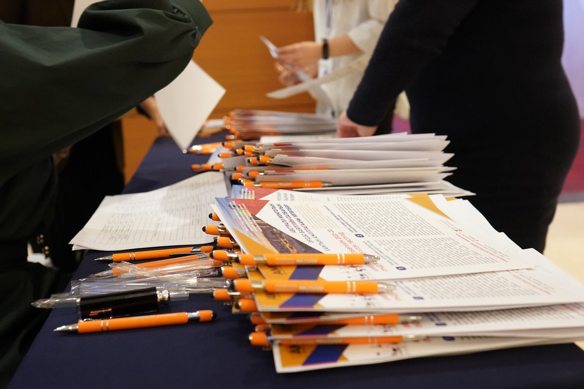 Та бүхэн АМЕП 2 хөтөлбөрийн хүрээнд хийгдсэн "Олборлох үйлдвэрлэлийн салбарт олон нийтийн оролцоог хангах, мэдээлэл түгээх, орон нутагтай хамтрах  хүрээнд хийгдсэн ажлуудын үнэлгээ"-ний эцсийн тайлантай танилцана уу. 
amep.mn/news-detail/71…