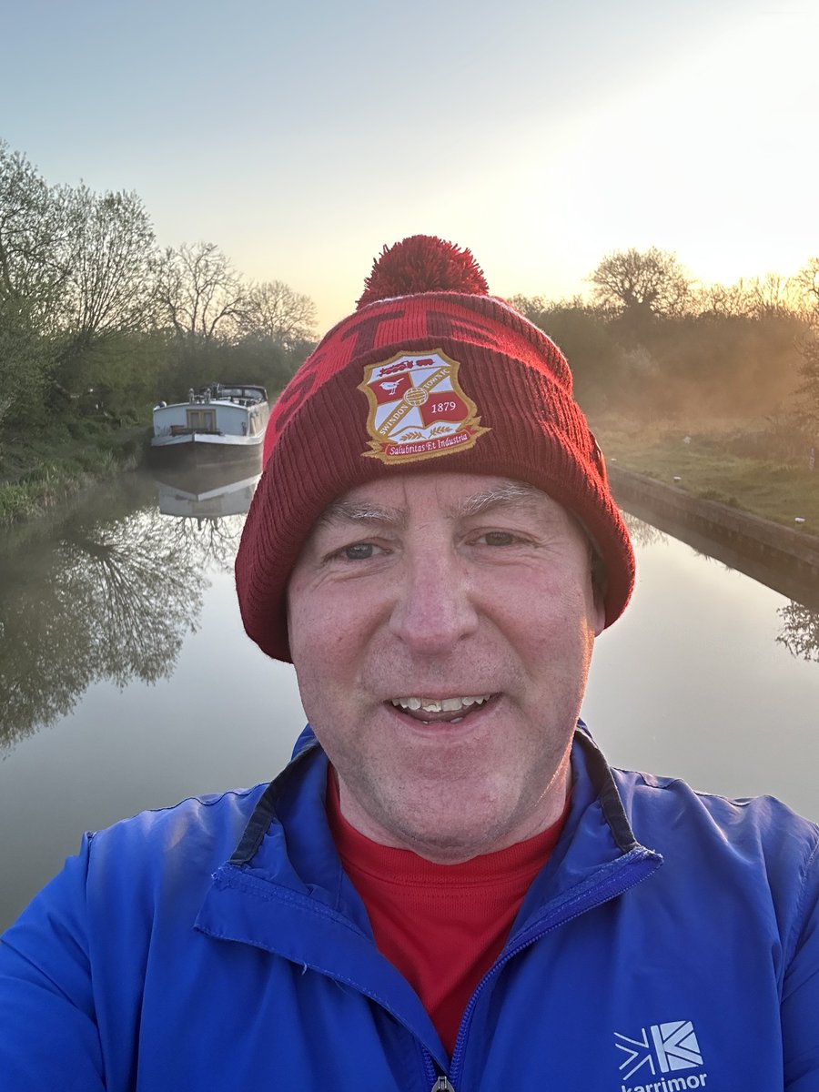 Crafty_General's tweet photo. Well it is match day isn’t it? It’s #STFC headdress this morning for a chilly run along the canal. 🙏 @CanalRiverTrust for keeping this in such good order. I fancy it’ll be hot chocolate in a NATO Black Mug with dodgy handles when I get home @stu_taylor173. #ServingOn #JoggingOn https://t.co/FfOh1aphWz