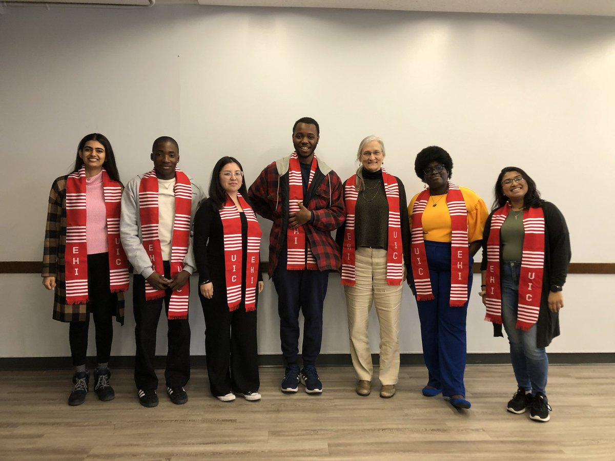 UICEngagedHuman's tweet photo. Our Spring 2023 EHI Student Showcase was a success! Seven EHI Scholars showcased their research projects and we celebrated our graduating seniors. https://t.co/pXHm7xUNGU