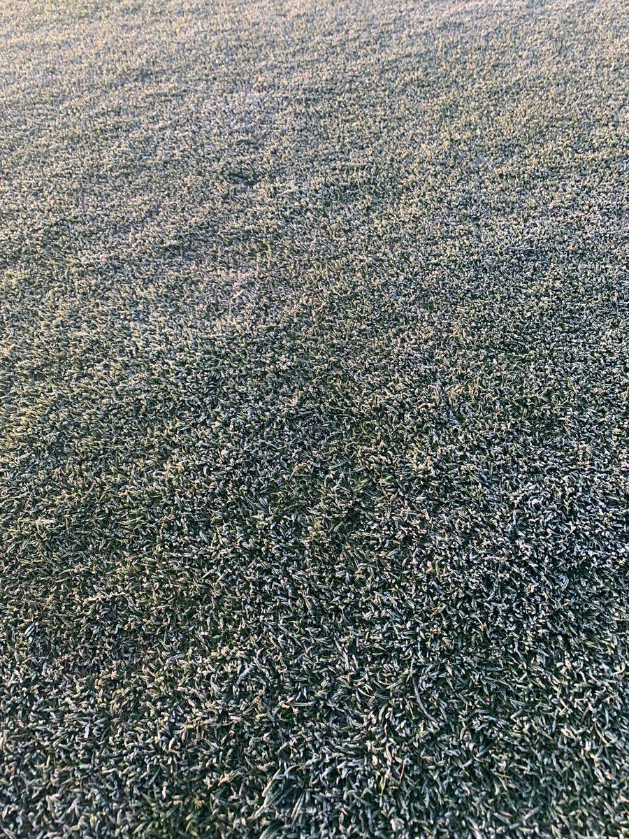 Due to early morning frost the course is currently closed. Next inspection will be at 7.30am.