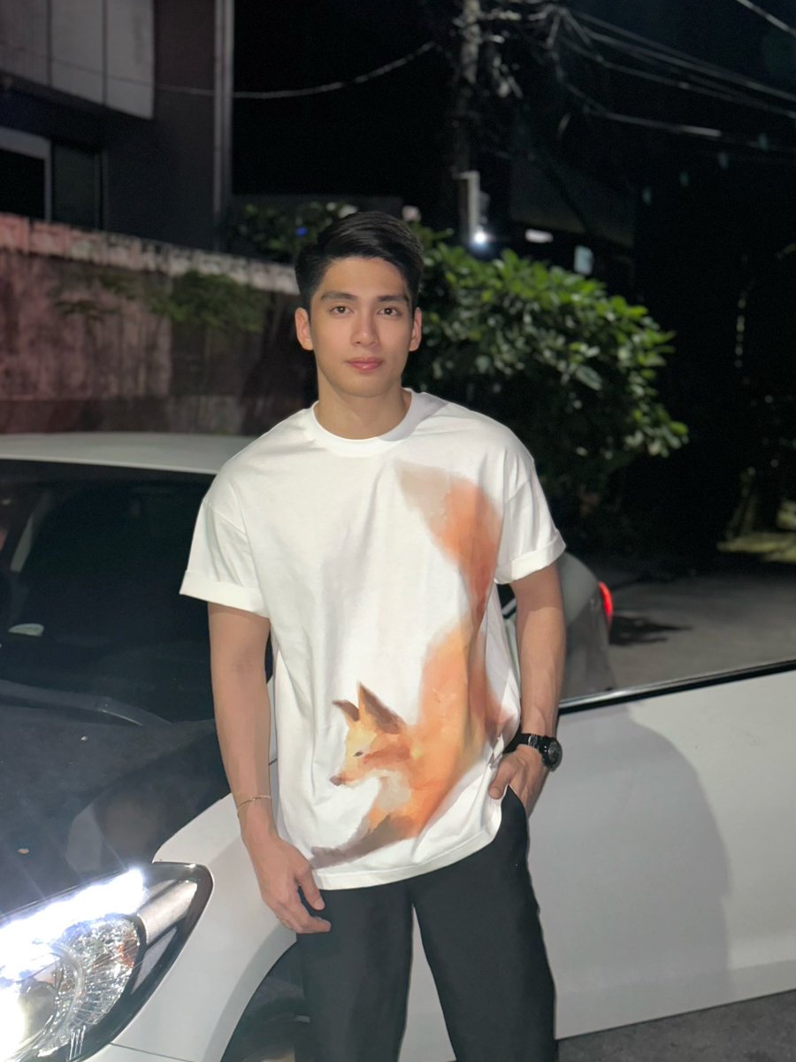 princeclemente8's tweet photo. What does the fox say? https://t.co/HPlUDBbtGW