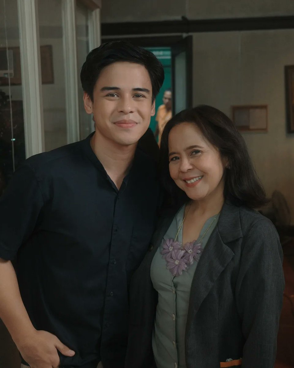 Sparkle_GMA's tweet photo. Through the lens of @TheKhalilRamos 📸 

Khalil is happy to work with the industry’s finest for the series titled 'Simula Sa Gitna,' a spin-off of the 2018 film 'Hintayan ng Langit.' https://t.co/Sm91sKDVAk
