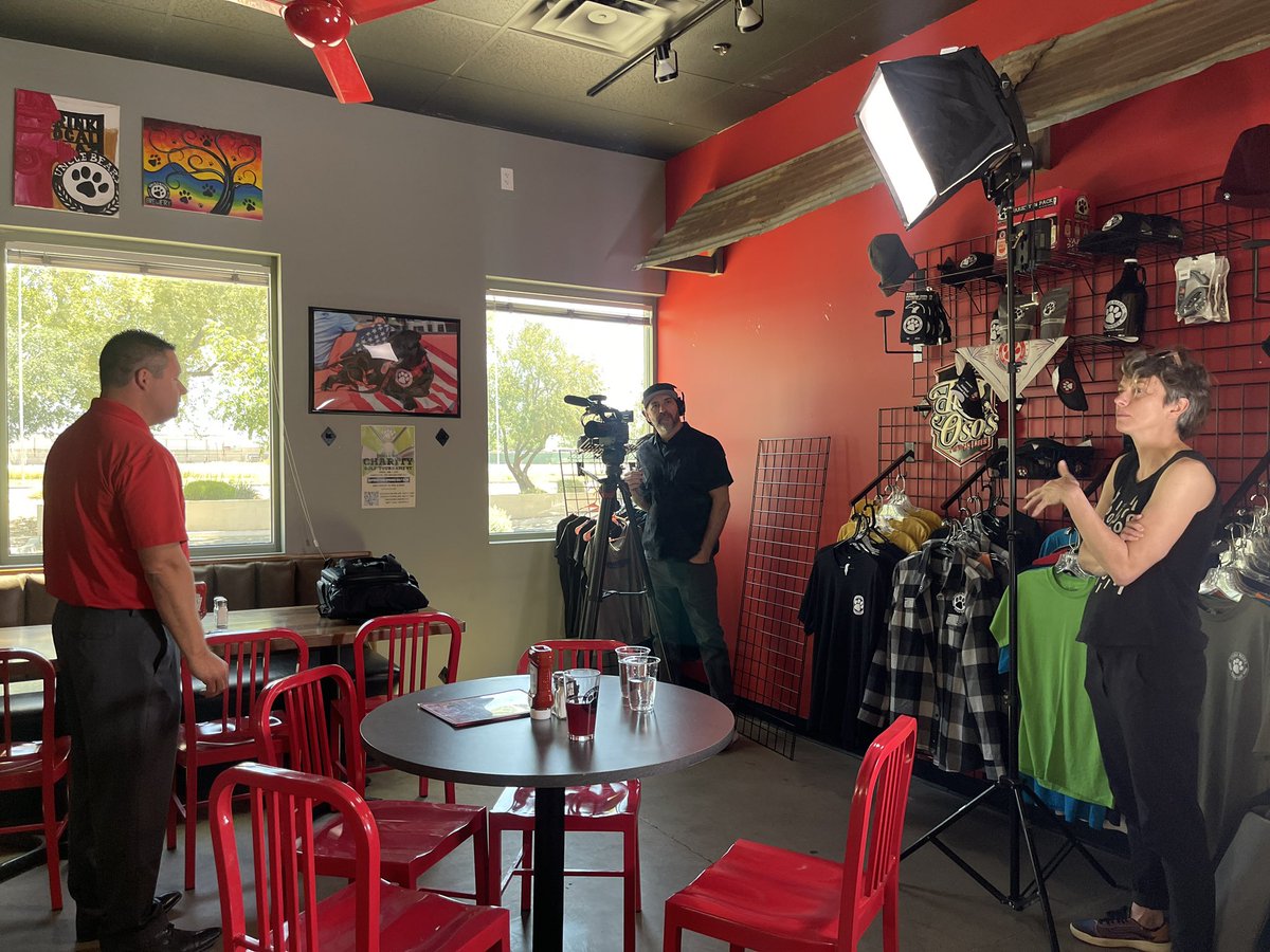 unclebearsaz's tweet photo. What a great weekend filming with @sternpinball for their #brewcadehopping series! We have such a great space here in Gilbert and can’t wait to showcase what we have been up to!
#sternpinball #brewcade #dangerzonearcade #dangerzone #ubbrew #unclebearsbrewery #unclebears #arcade https://t.co/VII0ws6ABG
