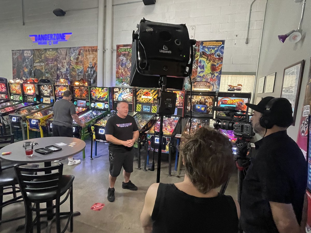 unclebearsaz's tweet photo. What a great weekend filming with @sternpinball for their #brewcadehopping series! We have such a great space here in Gilbert and can’t wait to showcase what we have been up to!
#sternpinball #brewcade #dangerzonearcade #dangerzone #ubbrew #unclebearsbrewery #unclebears #arcade https://t.co/VII0ws6ABG