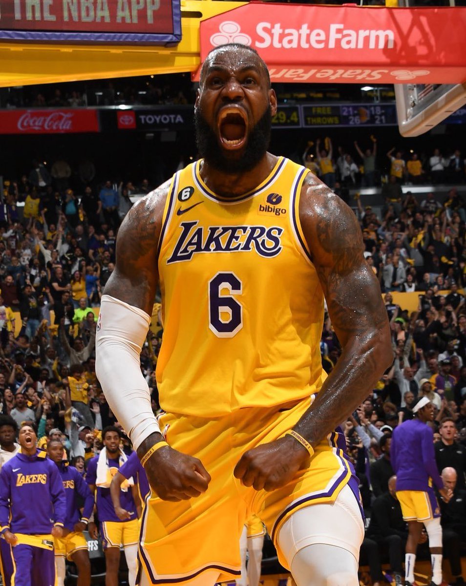 TheDunkCentral's tweet photo. Playoff. Basketball. 🔥 https://t.co/vS560rnfxe