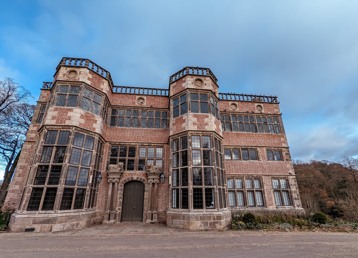 Monographicalx's tweet photo. What do you know about Astley Hall in Chorley, it has quite a history and sits right in the middle of Astley Park in the heart of the town.

for this and lots more > https://t.co/PU4sTJbudN

#chorley #lancashire #architecture #history https://t.co/T1hAzA4dvp