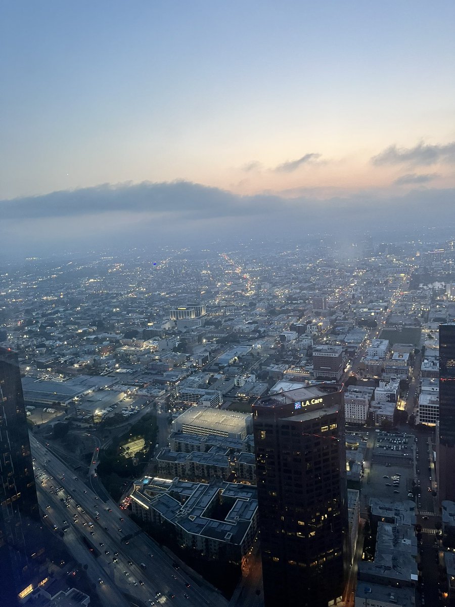 danycortez92's tweet photo. Hoy descubrΓ un mirador a 73 pisos de altura en L.A.
PD: Denme clases para posar, paro! π
#losangeles #california #rooftop #spire73 #downtownLA https://t.co/pRmDPUb59Q