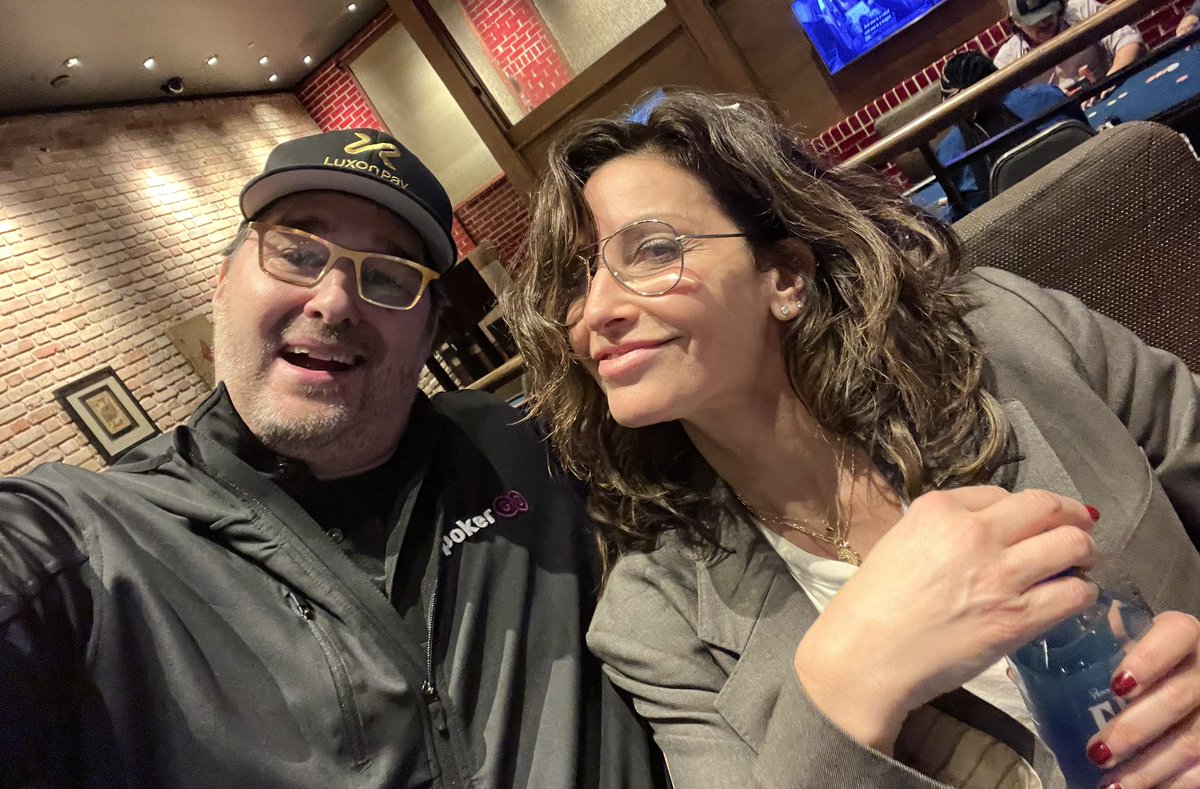 phil_hellmuth on Twitter "Trying to explain to Gina Gershon why I