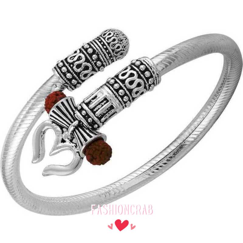 Fashion_Crab's tweet image. Experience the essence of tradition and fashion with our Silver Tone Brass Om Damru Kada Bracelet, a must-have for any fashion-forward man💕👨‍🦱
Rs.169

fashioncrab.com/product/silver…

#menskada #mensfashion #menschains #style #mensbracelets #love #mensaccessories #kada #india #mensstyle