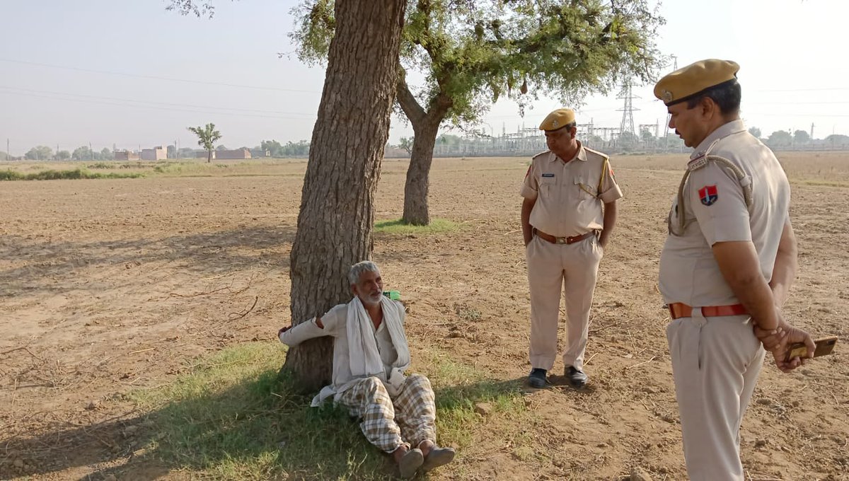 LaveshMittal4's tweet photo. नगर(भरतपुर)
आज 25 अप्रैल को कस्बे के खेड़ली रोड बिजली घर पास अज्ञात चोरों ने चौकीदार को बंधक बनाकर परचून की दुकान से लाखों रुपये का समान किया पार
@BharatpurPolice
@RajPoliceHelp @IgpBharatpur @PoliceRajasthan https://t.co/ho4frvJ71b