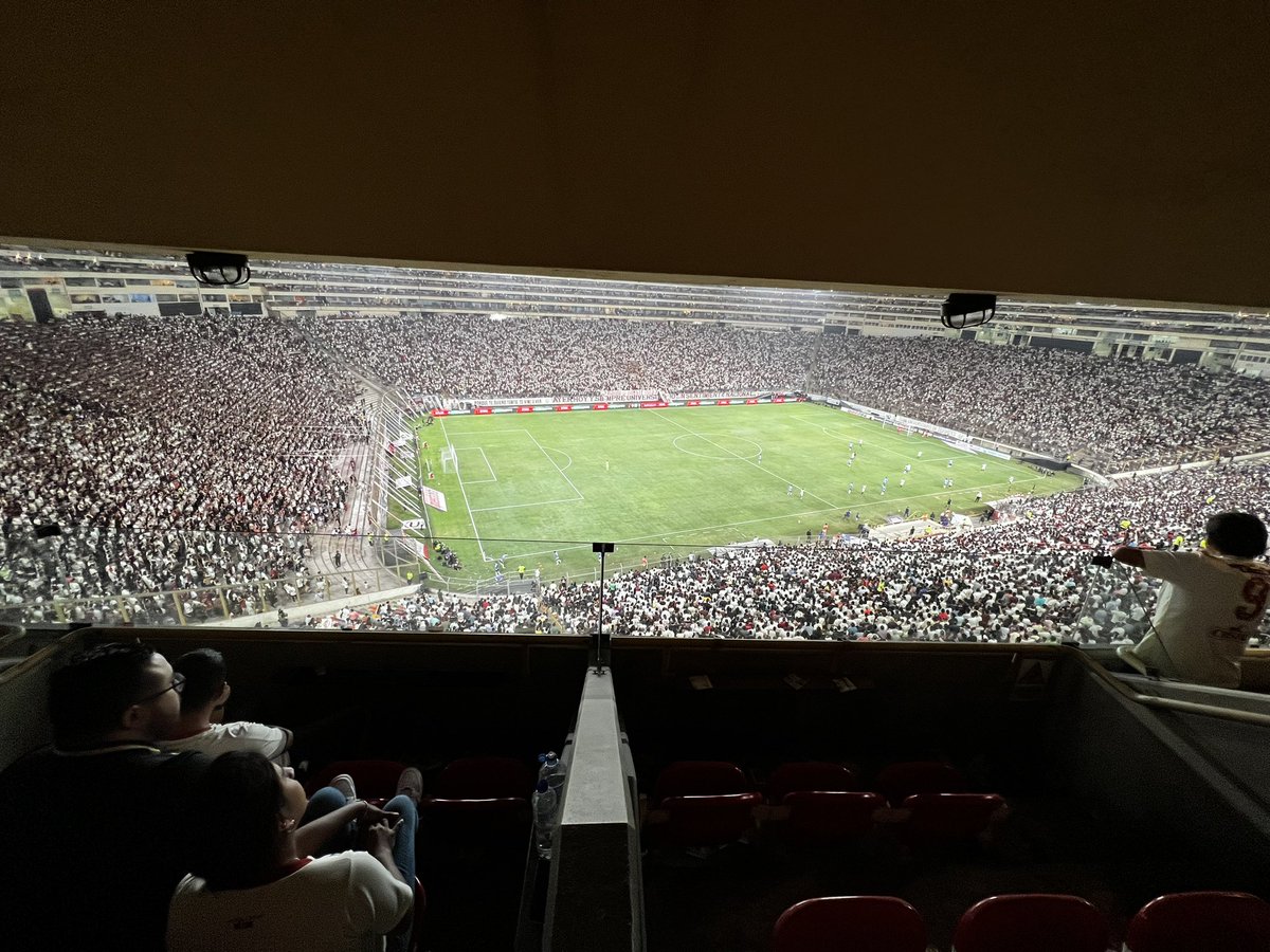 AngeloG2107's tweet photo. Vamos vamos los merengues
Vamos vamos a ganar
Los de arriba son cagones
Los podemos alcanzar 🎵
Vamos #Universitario #UvsSc #YdaleU https://t.co/9T6z95QqXa