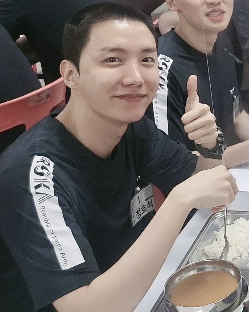 아니 콩깍지아니고 진짜 느무 잘생김