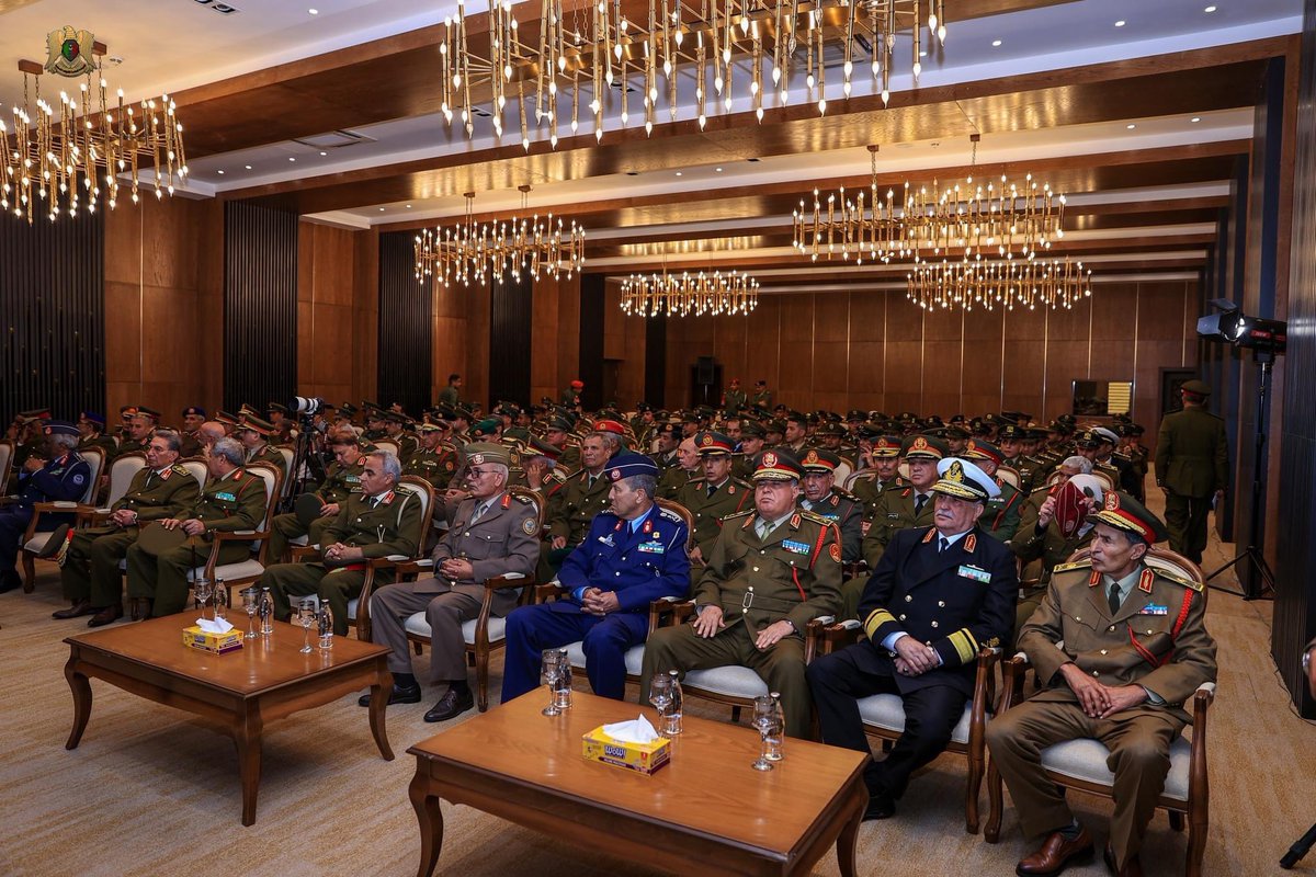 KhalifaAlabeidi's tweet photo. القائد العام المُشير خليفة حفتر يلتقي في مقرّ القيادة العامة عدداً من القيادات العسكرية وضباط القوات المُسلحة ويهنئهم بمناسبة عيد الفطر المُبارك . https://t.co/uMOvkMGPvA