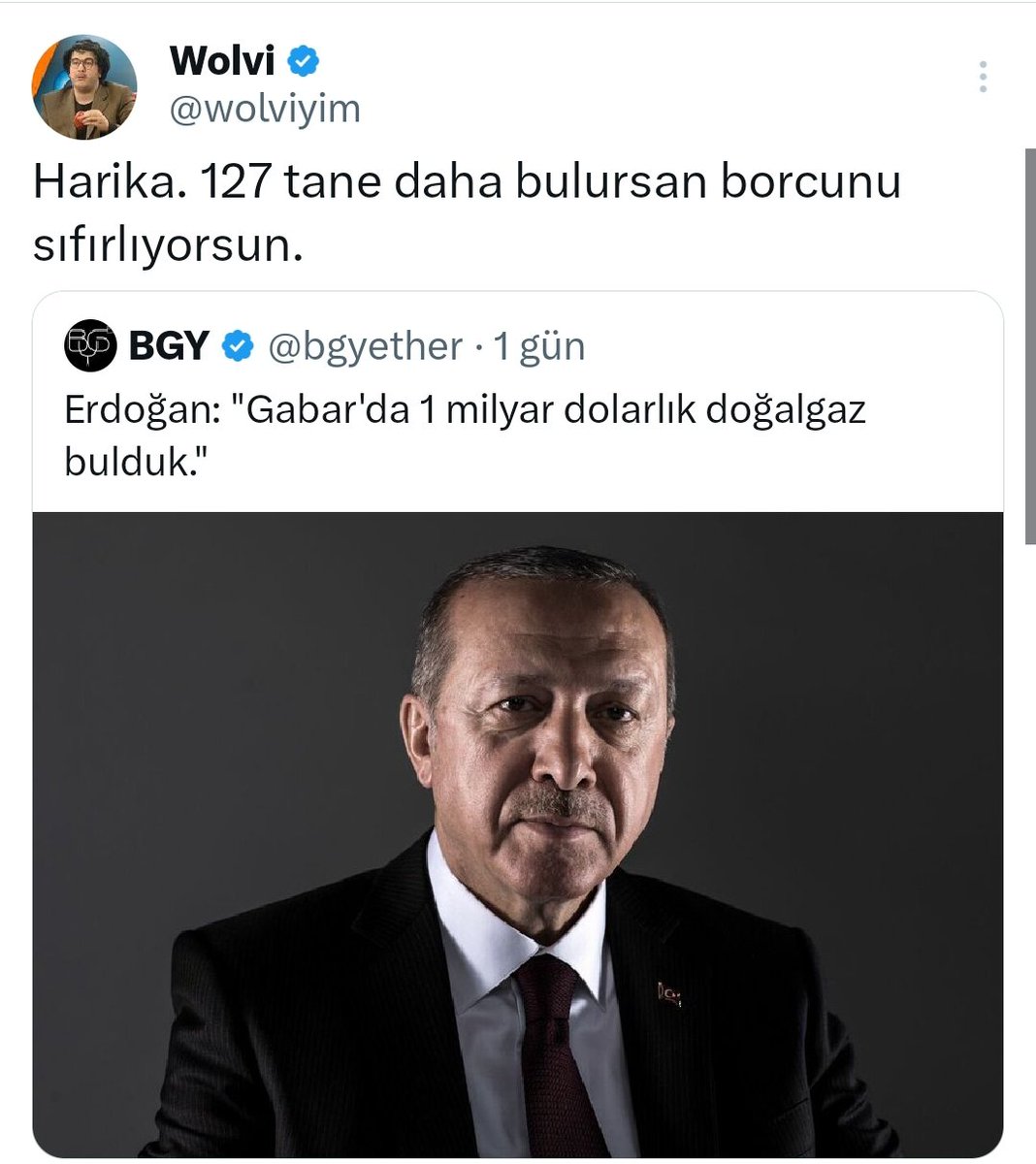 SurgunOzan1's tweet photo. Kapak cuk diye oturmuş 😂😂😂

Sesli güldüm

#OAnGeliyor şahan #yenirakı  #Borsa eze eze Resmi Gazete'de
Tavuk Ali Babacan togg sevilay Ahmet hakan https://t.co/UVTrAUpvTb