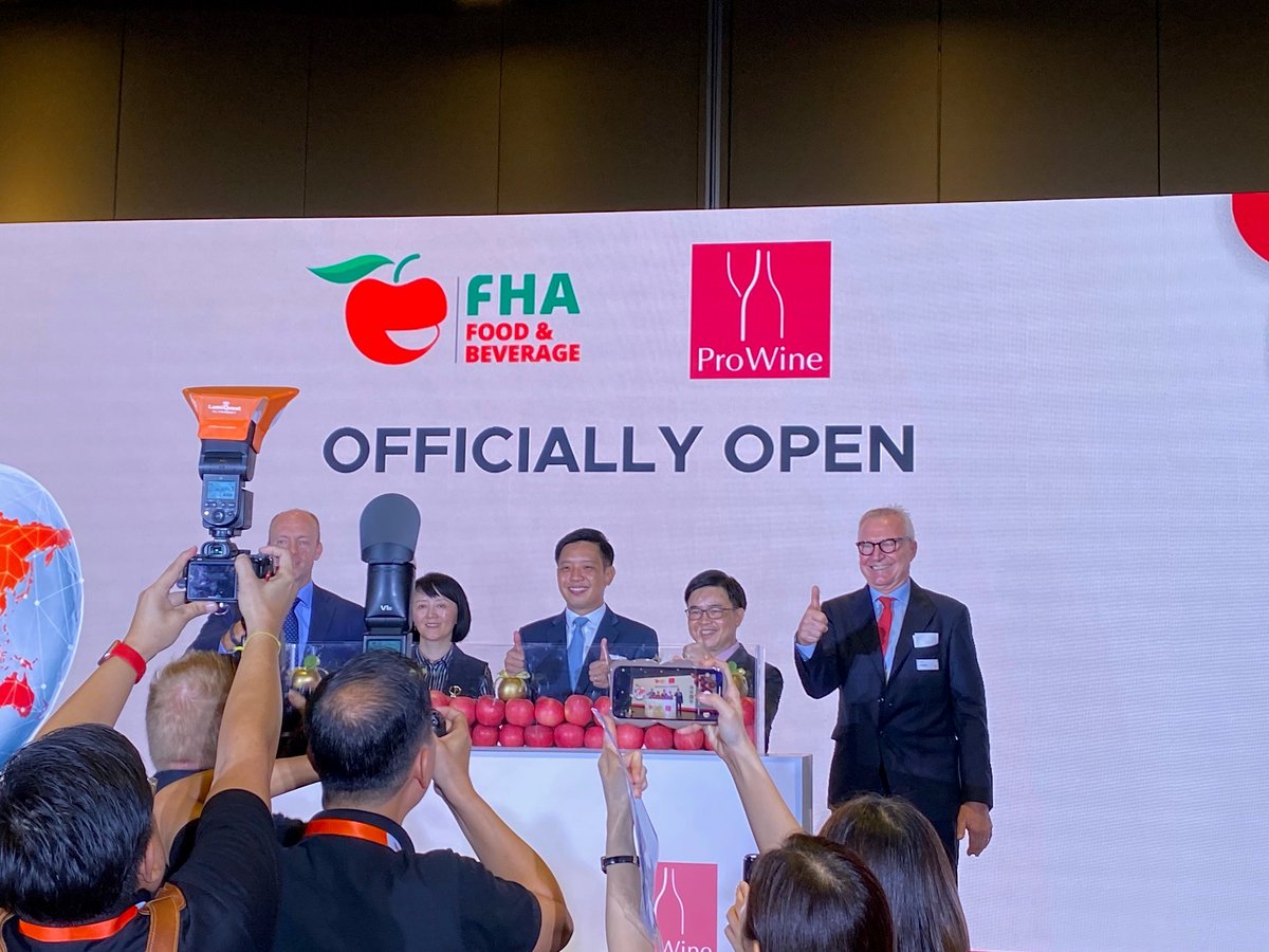 PLinSingapore's tweet photo. FHA Food&amp;Beverage trade fair in 🇸🇬 is officially open as of today!

Poland 🇵🇱 is present again at the largest regional food expo with national pavilon organised by @KOWR_gov_pl  and nearly 20 companies total
 
@MRiRW_GOV_PL @PAIH_pl 
#PolandTastesGood
#FHAFnB https://t.co/G1pzpJJjQn