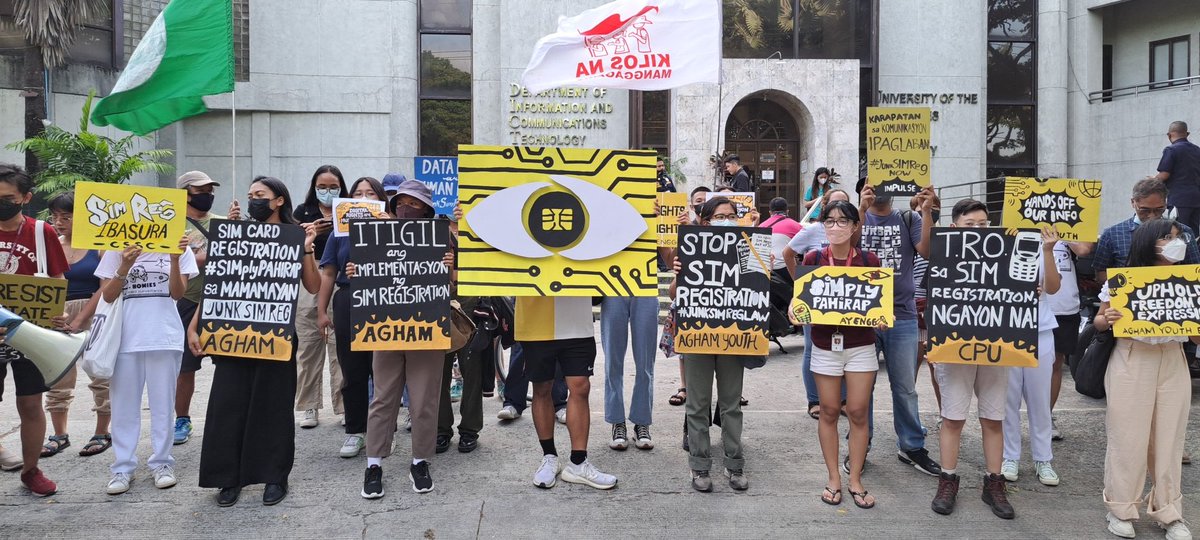 phkule's tweet photo. NGAYON: Nagkakasa ng mobilisasyon ang mga hanay ng estudyante, siyentista, at propesyonal sa harap ng opisina ng Department of Information and Communications Technology sa QC upang ipagpanawagan ang pagbabasura ng SIM Registration Act. 

#JunkSIMReg
#StopSIMRegNow
#SIMplyPahirap https://t.co/0e2J4uZRvU
