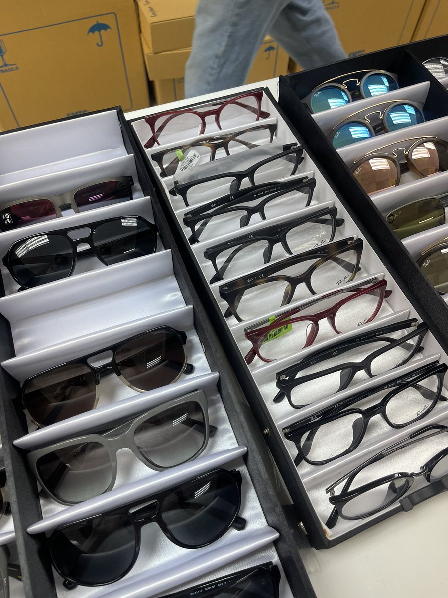 gipgib2's tweet photo. อยู่งานแว่นค่ะ มีใครฝากหิ้วมั้ยคะ 

Rayban ,Michale kors ,Emporio ,Coach ,Voge ,Oakley ,Bolo: 3,500 บาททุก��ิ้น
Prada ,Miumiu ,Vesace : 4,500 บาท ทุกชิ้น #แว่นแบรนด์เนม #แว่นตากันแดด #แว่นตา #แว่นสายตา #Rayban #Oakley #แว่นตาราคาถูก https://t.co/JYLUlWDklW