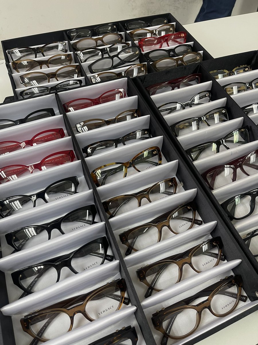 gipgib2's tweet photo. อยู่งานแว่นค่ะ มีใครฝากหิ้วมั้ยคะ 

Rayban ,Michale kors ,Emporio ,Coach ,Voge ,Oakley ,Bolo: 3,500 บาททุก��ิ้น
Prada ,Miumiu ,Vesace : 4,500 บาท ทุกชิ้น #แว่นแบรนด์เนม #แว่นตากันแดด #แว่นตา #แว่นสายตา #Rayban #Oakley #แว่นตาราคาถูก https://t.co/JYLUlWDklW