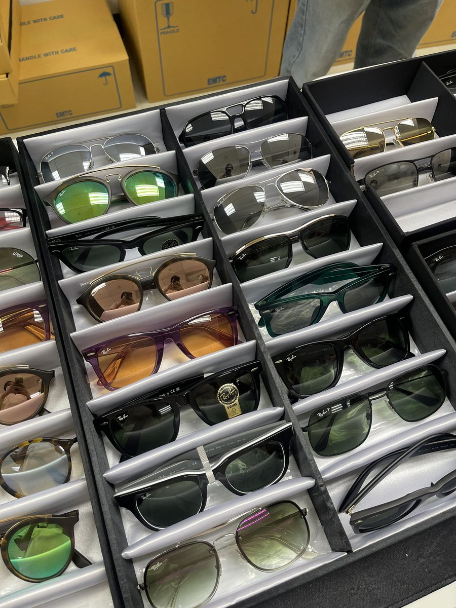 gipgib2's tweet photo. อยู่งานแว่นค่ะ มีใครฝากหิ้วมั้ยคะ 

Rayban ,Michale kors ,Emporio ,Coach ,Voge ,Oakley ,Bolo: 3,500 บาททุก��ิ้น
Prada ,Miumiu ,Vesace : 4,500 บาท ทุกชิ้น #แว่นแบรนด์เนม #แว่นตากันแดด #แว่นตา #แว่นสายตา #Rayban #Oakley #แว่นตาราคาถูก https://t.co/JYLUlWDklW