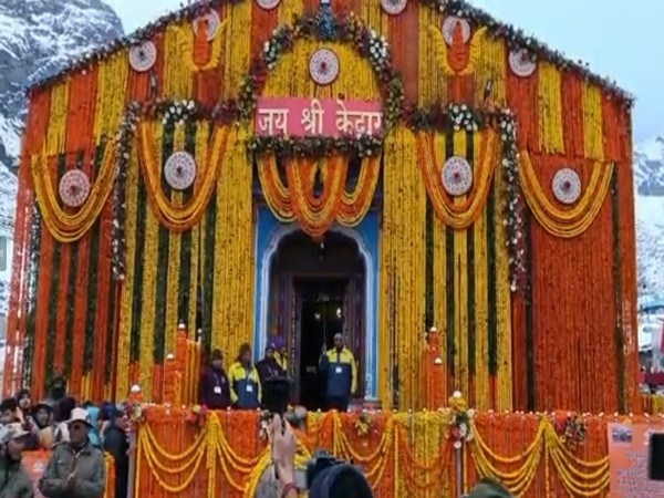 Portals of Kedarnath Dham opened for devotees, check out pics Read @ANI | aninews.in/news/entertain… #Uttarakhand #KedarnathDham #Kedarnath #ChardhamYatra