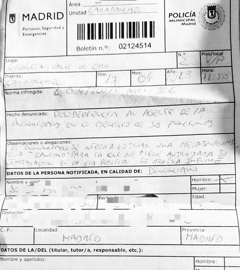 LA LEY MORDAZA. Esa ha sido la apuesta del Ayuntamiento de Madrid para tratar de prohibir la #ConsultaSanidad23 Una ley represiva para tratar de impedir la participación. Pero no lo han conseguido.  La consulta ha sido un éxito y NO TENEMOS MIEDO. Seguiremos en la calle. Luchando