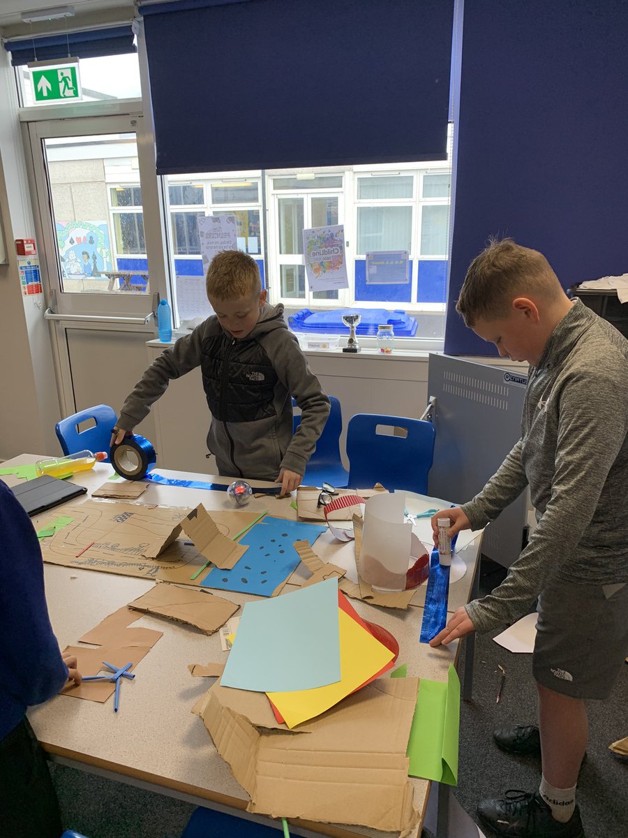 gwaunmeisgyn's tweet photo. Dosbarth Oren at the final design and test phase for their sphero assault courses 🤔 👏🏻 #creativecariad #ambitiousarwel https://t.co/wl5XHp6iUT