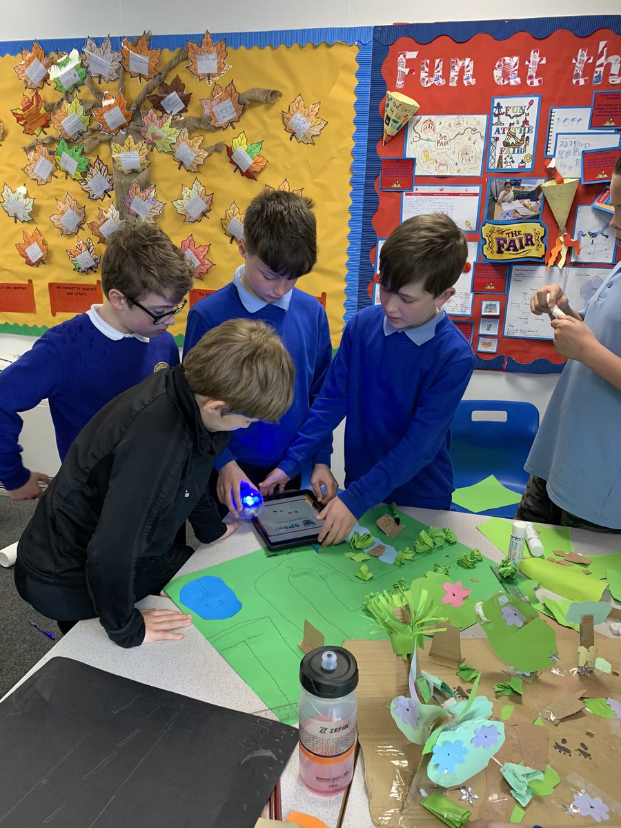 gwaunmeisgyn's tweet photo. Dosbarth Oren at the final design and test phase for their sphero assault courses 🤔 👏🏻 #creativecariad #ambitiousarwel https://t.co/wl5XHp6iUT