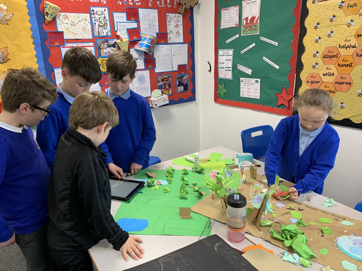 gwaunmeisgyn's tweet photo. Dosbarth Oren at the final design and test phase for their sphero assault courses 🤔 👏🏻 #creativecariad #ambitiousarwel https://t.co/wl5XHp6iUT