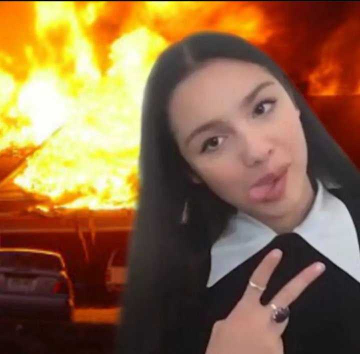 onlymahalima's tweet photo. a'tin: on hiatus for months
also a'tin: dominates twitter trends just bec opisyal changed their pfp w/ a white bg

WE'RE FINALLY BACK Y'ALL ARE WE READY 

@SB19Official #SB19 https://t.co/kqKFk8qvNh