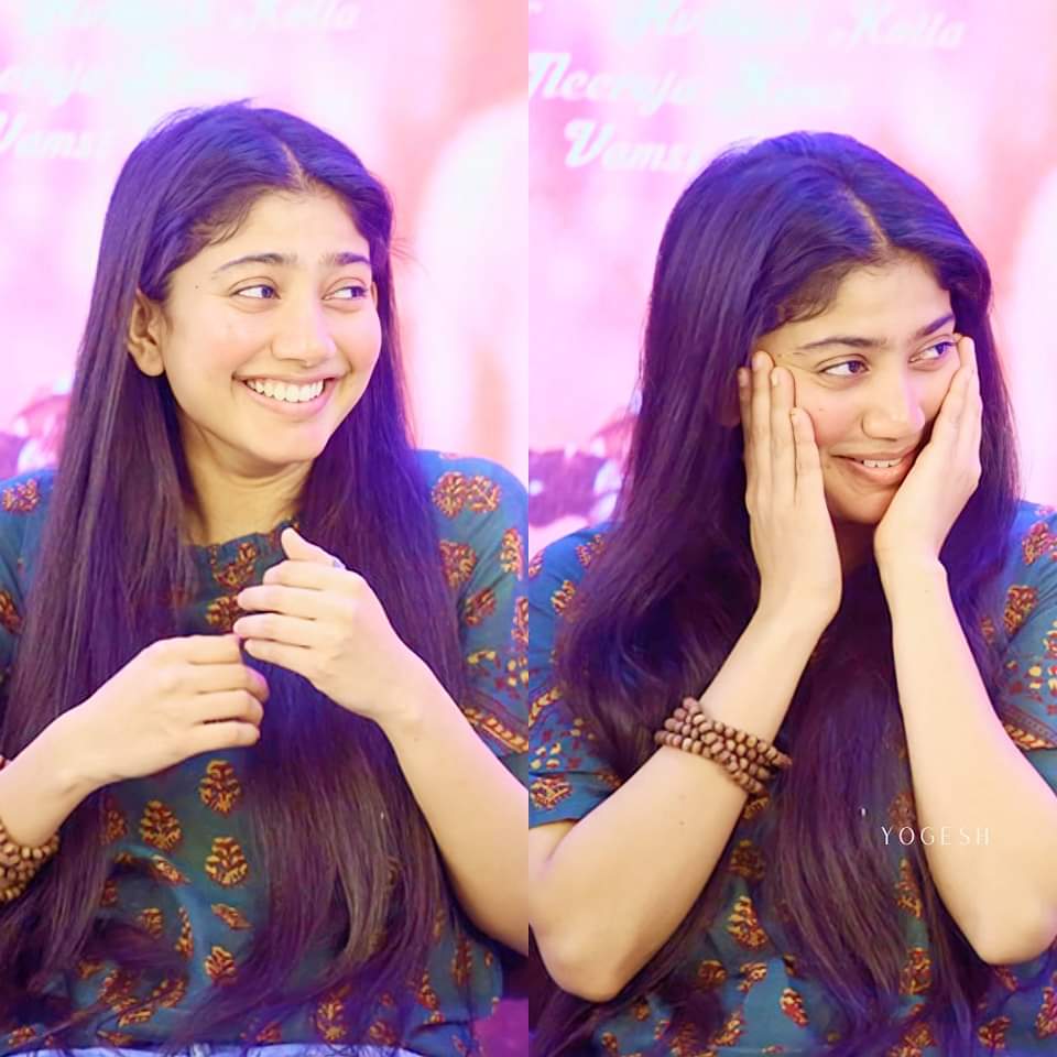 malarfan's tweet photo. Keep Smiling ever ANGEL...
Ur Smile makes my day...
Gud Morning.

@Sai_Pallavi92
😍😍😍 https://t.co/yHPWxwZX71