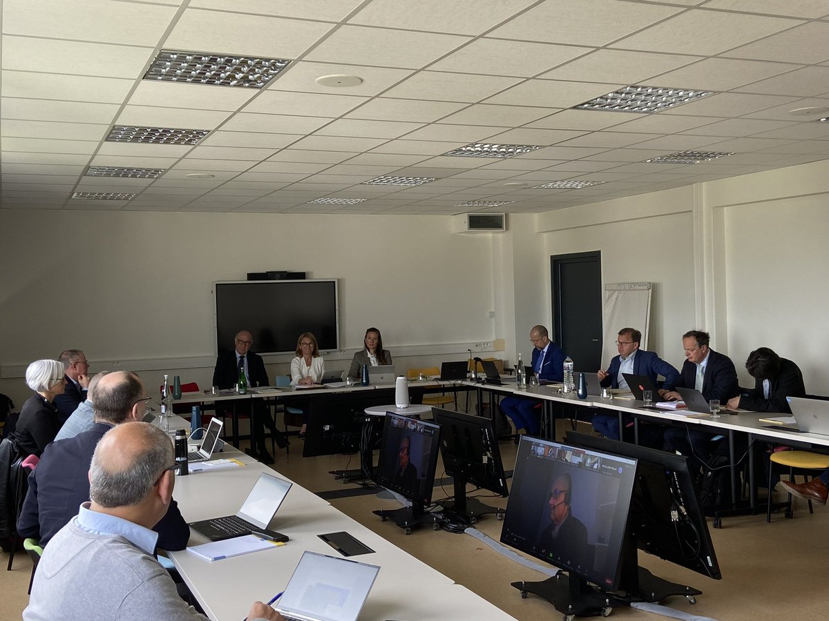 RANouvAquitaine's tweet image. CPU @RANouvAquitaine avec la rectrice @Abisagni &amp;amp; le recteur délégué @GalderisiClaud1:
✅ vie étudiante #alimentation #orientation
✅actualité #TEDS #bâti #IA
✅stratégie établissements &amp;amp; conventions de coordination territoriale 
✅ accès à l'enseignement supérieur &amp;amp; au 2nd cycle