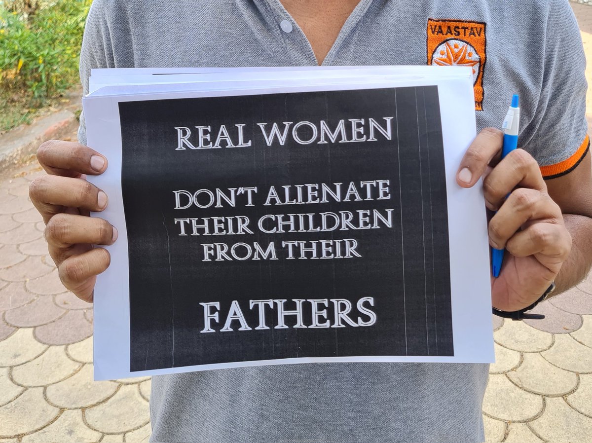 #ParentalAlienation is a heinous crime & #HumanRightsViolations 

More than 99% men are facing #ParentalAlienationOfFathers after matrimonial disputes

Law on #SharedParenting is required ASAP to stop abuse of #FathersRights & #ChildrenRights 
@vaastavngo on awareness campaign