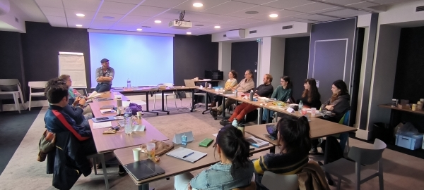 Ce week-end se tenait le festival BD de Perros-Guirrec. Avant de lire mon reportage en immersion sur <a href="/zoolemag/">ZOO le Mag</a> , voici un focus sur l'atelier qui était proposé pour les scénaristes en devenir : entre professionnalisation et solidarité. #bandedessinee 
zoolemag.com/actualites/art…