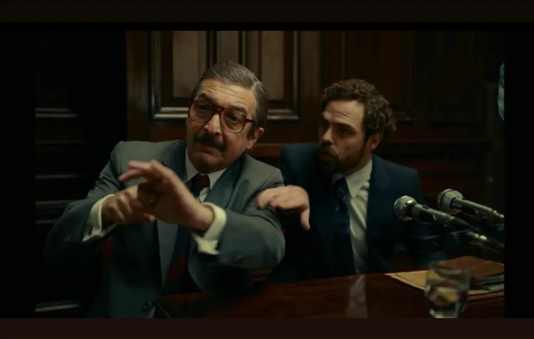 - Calladita te ves más bonita. 

Inmediatamente yo: