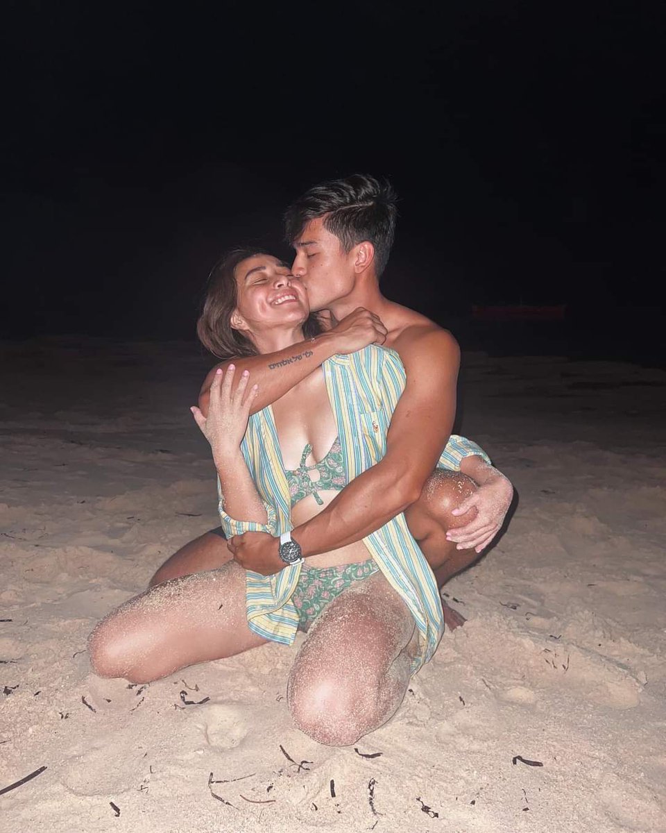 SouthernDCPost's tweet photo. #SDCP_Entertainment 
Netizens starts speculating the real status of Marco Gumabao &amp; Cristine Reyes relationship after he shares photos online.

📸 Marco Gumabao | IG

#MarcoGumabao 
#CristineReyes 
#celebritynews 
#SouthernDCPost https://t.co/1eFl5cKN4V